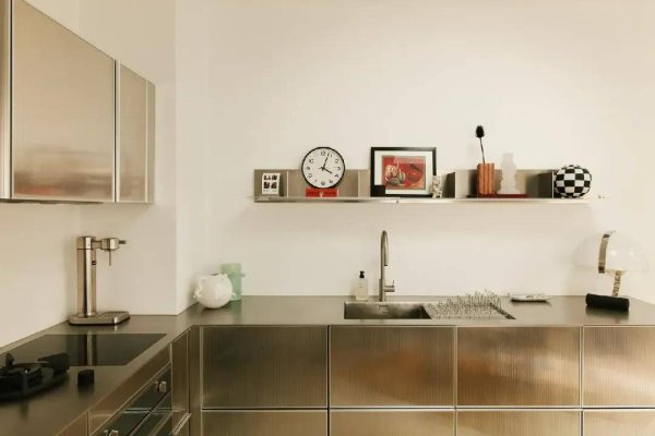 360配资在线配资 70㎡小宅被夫妻晒出圈，年轻人租房改造要不要跟风？